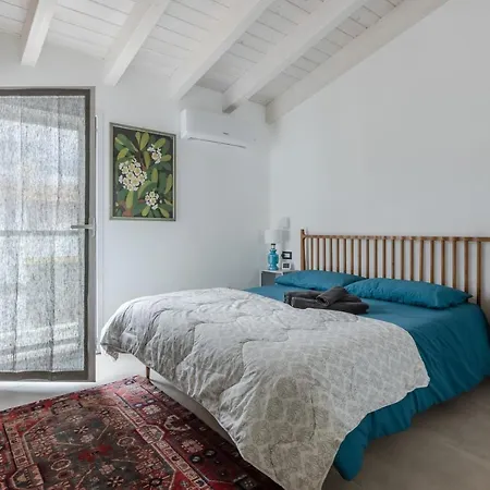 Modern With Private Parking! Pula