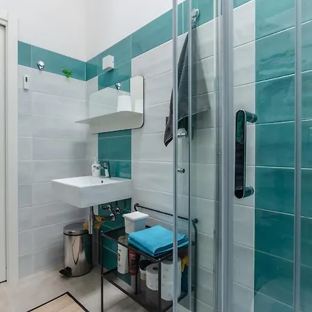 Modern With Private Parking! Pula