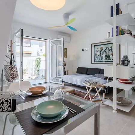 Modern With Private Parking! * Pula