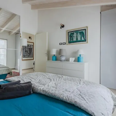 Apartment Modern With Private Parking! *