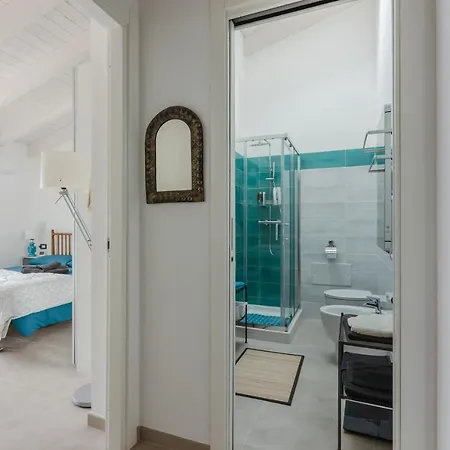Apartment Modern With Private Parking!